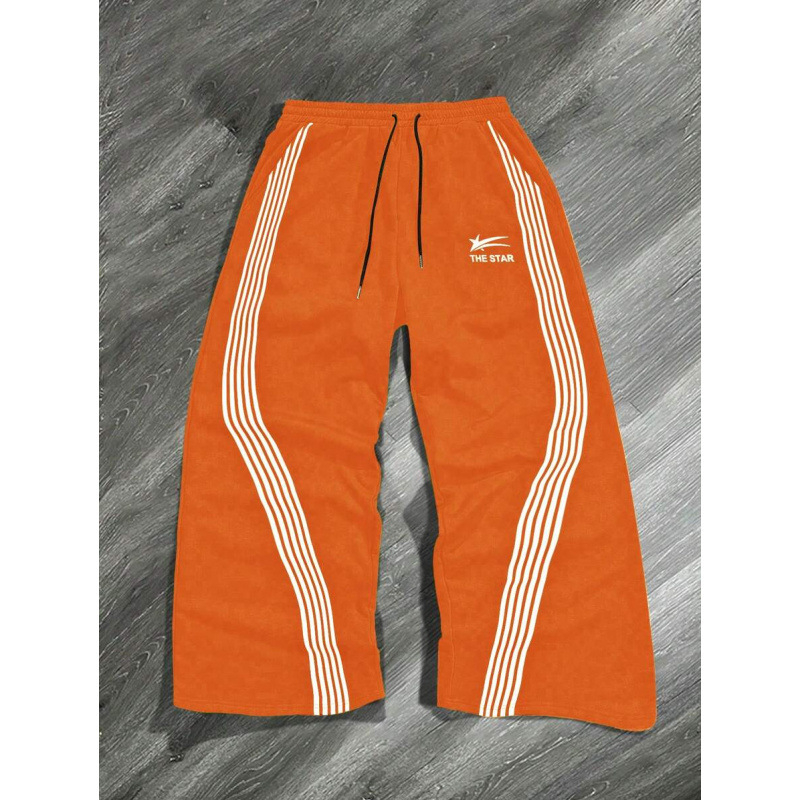 Laisvai siuvamas vyriškas marškinėliai su šūkio spauda ir juostele ant juosmens; natūralios medvilnės CVC mišinys; retro stilius.