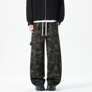 Vyriniai kamufliažiniai džinsai darbinei aprangai, laisvo kirpimo tiesus kirpimas, žemas juosmuo, užtrauktukas, plonas modalinis audinys su triušio pluošto mišiniu