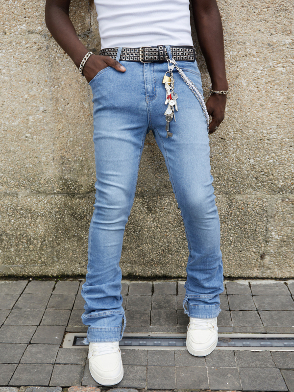 Ανδρικά τζίν από ντένιμ, ίσιο πόδι με ήπιο φλάρ, μεσαία μέση, φερμουάρ μπροστά, βαμβακερός ντένιμ 80–90%, μεσαία ελαστικότητα.