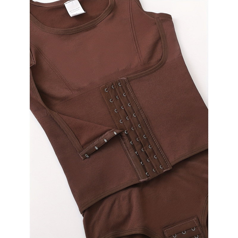 Krūšturu komplekts ar bezrugu nakts kleitai, trijstūra kausi, vidēji veidoti kausi, 100% akrila audums