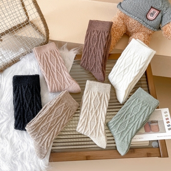 Γυναικείες κάλτσες μέχρι τη μέση της γάμπας – διαμαντένιο σχέδιο, διατήρηση θερμότητας, απορρόφηση ιδρώτα, πλέξη με διπλή βελονιά, 80–90% πολυεστέρας