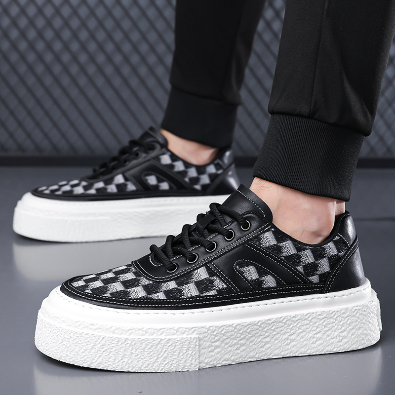 Vyriski sportiniai bateliai su apvaliu pirštu, viršus iš antrosios karvės odos, žemas kulnas 1-3 cm, gumine danga, raišteliai