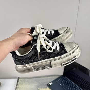 Vyriniai skate bateliai su apvalia nosimi, dirbtinės odos viršus, guminė padas, žemas aukštis, raišteliai