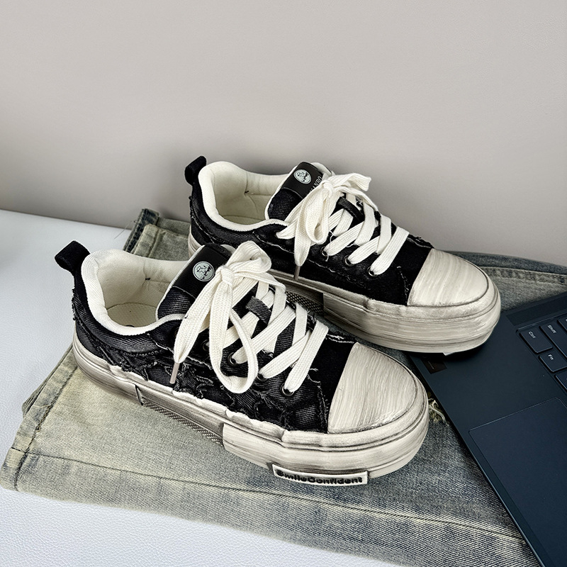 Vyriniai skate bateliai su apvalia nosimi, dirbtinės odos viršus, guminė padas, žemas aukštis, raišteliai