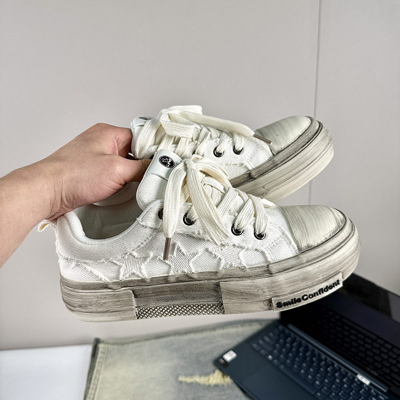 Vyriniai skate bateliai su apvalia nosimi, dirbtinės odos viršus, guminė padas, žemas aukštis, raišteliai