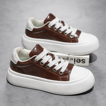 Ανδρικά sneakers με στρογγυλό δάχτυλο, επάνω από super fiber, χαμηλό τακούνι 1–3 εκ., σόλα από καουτσούκ και πλαστικό