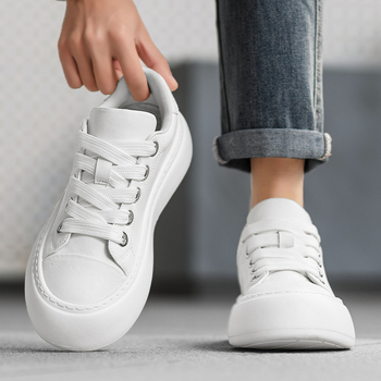 Ανδρικά sneakers με στρογγυλό δάχτυλο, επάνω από super fiber, χαμηλό τακούνι 1–3 εκ., σόλα από καουτσούκ και πλαστικό