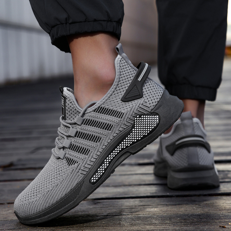 Vyrams skirti laisvalaikio bateliai su kvėpuojančia audinio viršutine, žemas profilis, apvali nosis, guminė pada, tekstilinė įdėklas