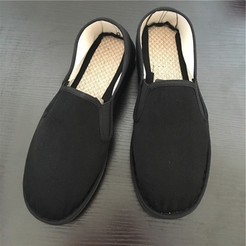 Υφασμάτινα παπούτσια με στρογγυλή μύτη, αναπνεύσιμη επάνω μέρος, καουτσούκ σόλα, χαμηλό τακούνι 1–3 εκ, κινέζικο στυλ