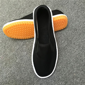 Υφασμάτινα παπούτσια με στρογγυλή μύτη, αναπνεύσιμη επάνω μέρος, καουτσούκ σόλα, χαμηλό τακούνι 1–3 εκ, κινέζικο στυλ