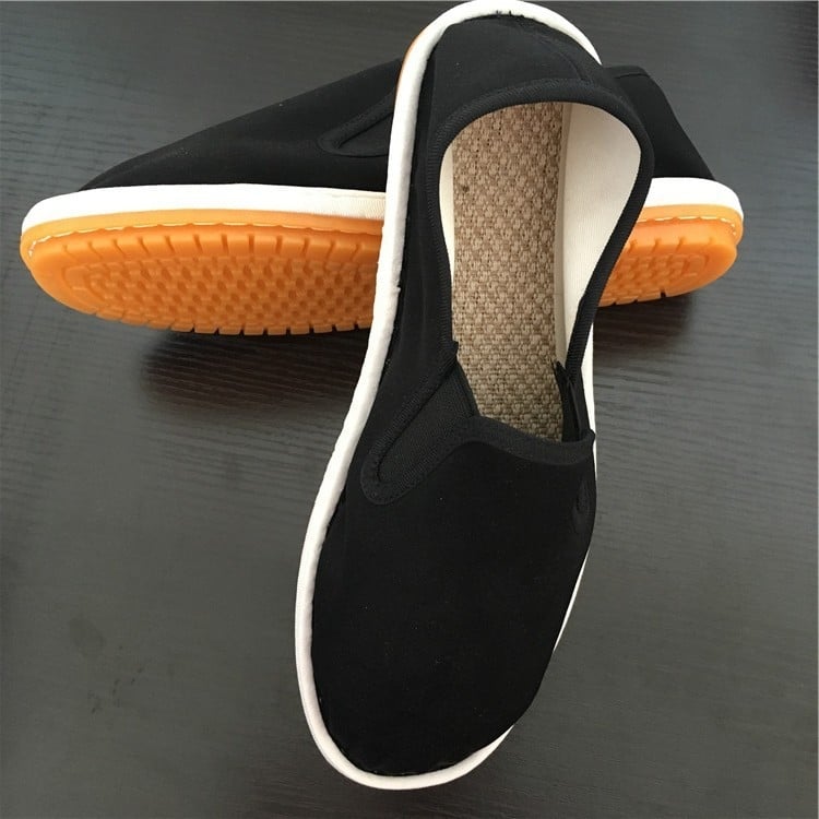 Audiniai batai su apvalia nosimi, kvėpuojanti viršutinė dalis, guminė pada, žemas kulnas 1–3 cm, kinų stilius