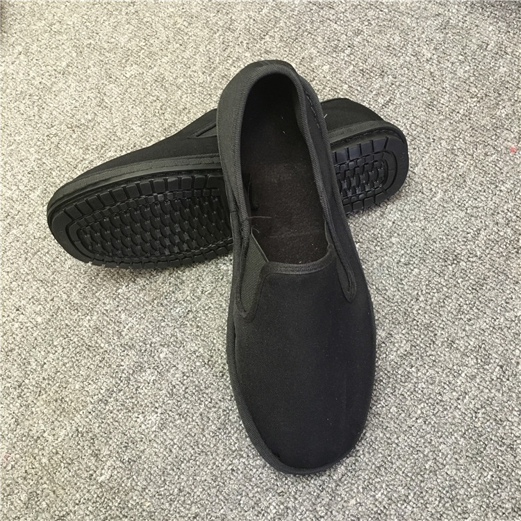 Audiniai batai su apvalia nosimi, kvėpuojanti viršutinė dalis, guminė pada, žemas kulnas 1–3 cm, kinų stilius