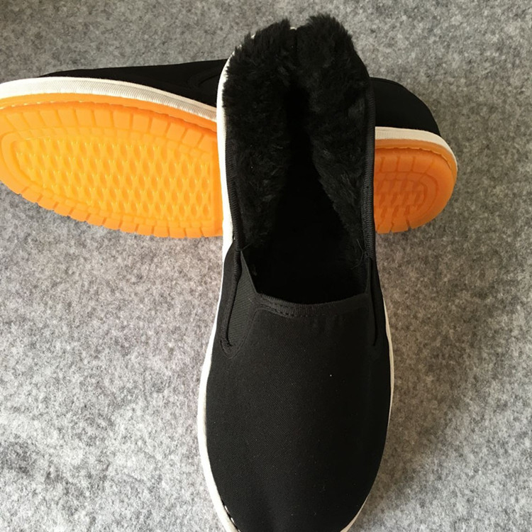 Audiniai batai su apvalia nosimi, kvėpuojanti viršutinė dalis, guminė pada, žemas kulnas 1–3 cm, kinų stilius