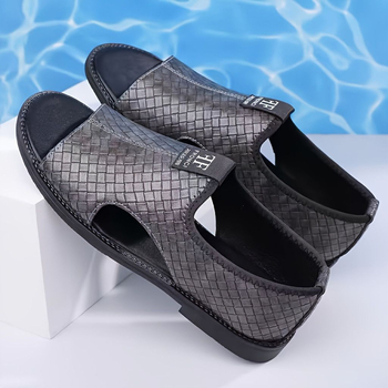 Ανδρικά σανδάλια από δέρμα μικροϊνών με ανάγλυφη υφή, αδιάβροτα, σόλα καουτσούκ, slip-on, casual, με ανοικτό μπροστινό μέρος