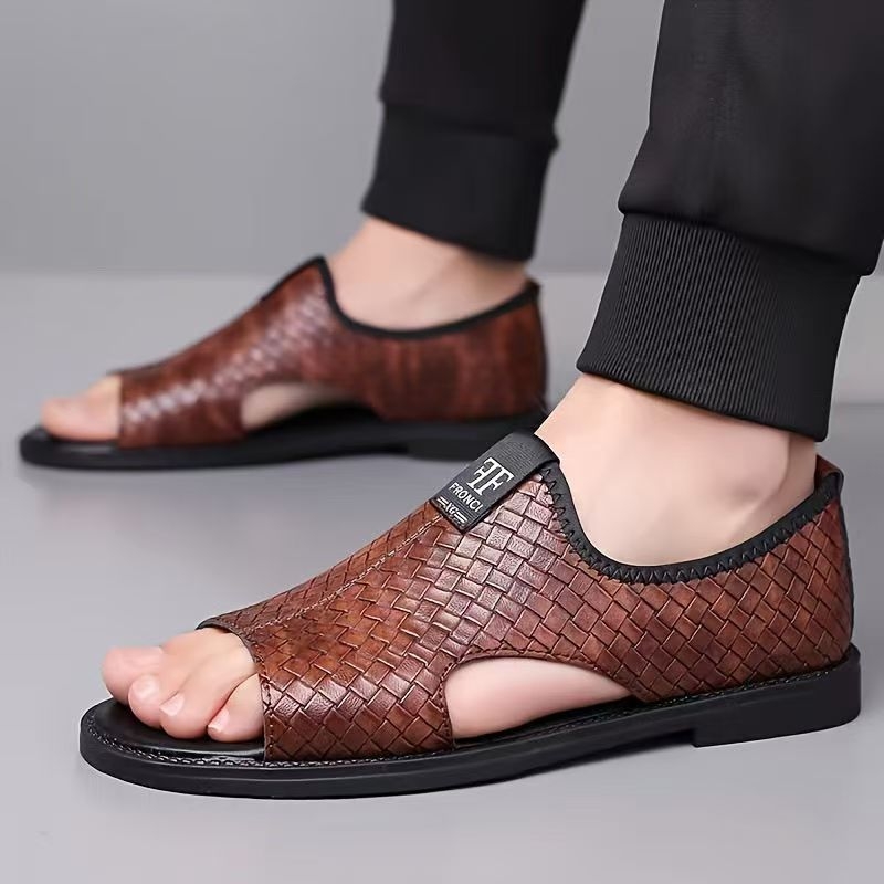 Ανδρικά σανδάλια από δέρμα μικροϊνών με ανάγλυφη υφή, αδιάβροτα, σόλα καουτσούκ, slip-on, casual, με ανοικτό μπροστινό μέρος