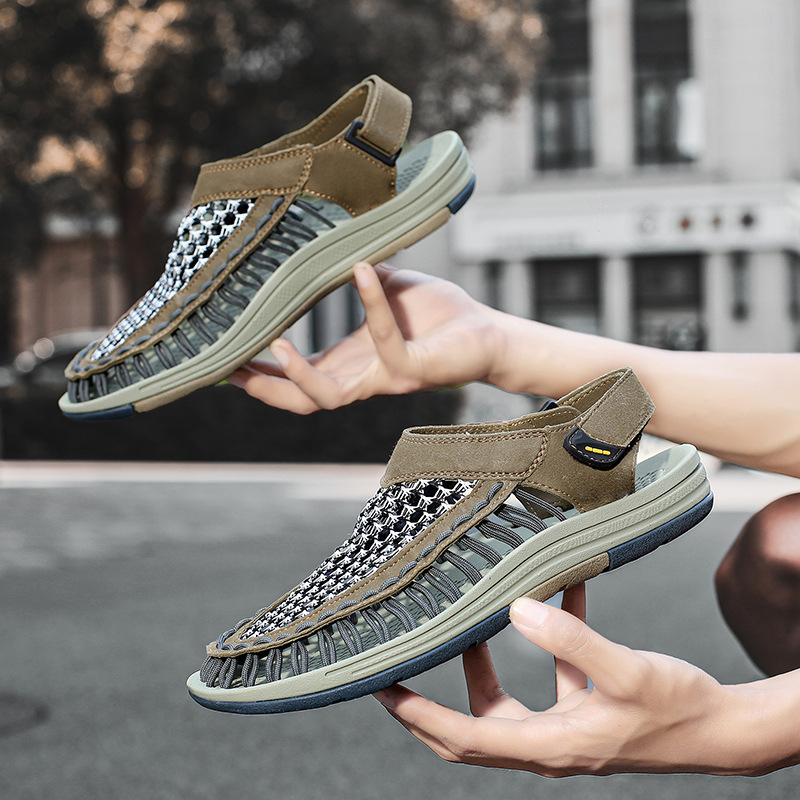 Ανδρικά σανδάλια με υφαντή επάνω επιφάνεια, σόλα καουτσούκ, κλείσιμο Velcro, αθλητικό στιλ, κλειστό δάχτυλο, καλοκαίρι 2025