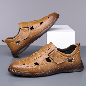 Σανδάλια από πρώτο στρώμα βοείου δέρματος, διαπεραστός διάτρητος σχεδιασμός, Velcro κλείσιμο, αντιολισθητική μαλακή σόλα, για άνδρες μέσης ηλικίας 40–60 ετών