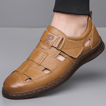 Σανδάλια από πρώτο στρώμα βοείου δέρματος, διαπεραστός διάτρητος σχεδιασμός, Velcro κλείσιμο, αντιολισθητική μαλακή σόλα, για άνδρες μέσης ηλικίας 40–60 ετών