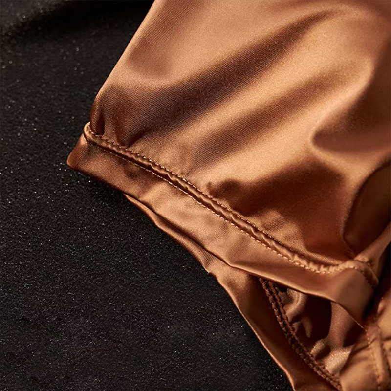 Sima varrás nélküli férfi boxer brief nylonból, kötött, 80–90% viszkóz bélés a keresztcsontnál, középső derék