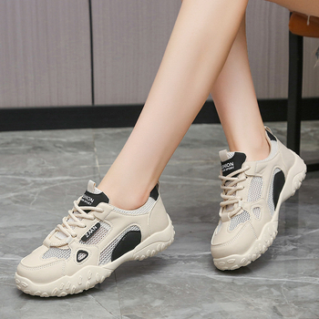 Γυναικείες αθλητικές σε κορεατικό στιλ με διχτυωτή διαπνοή, κορδόνια, PU άνω μέρος με ακμές από πατενταρισμένο δέρμα, επένδυση από δίχτυ, σόλα από καουτσούκ