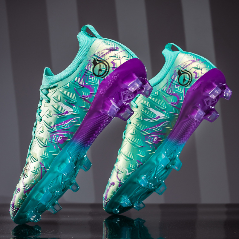 TF garās skrūves futbola kurpes zālei un mākslīgajai zālienam — priekšējā šņorēšana, virsma no sintētiskās ādas, pretslīdēšanas zole