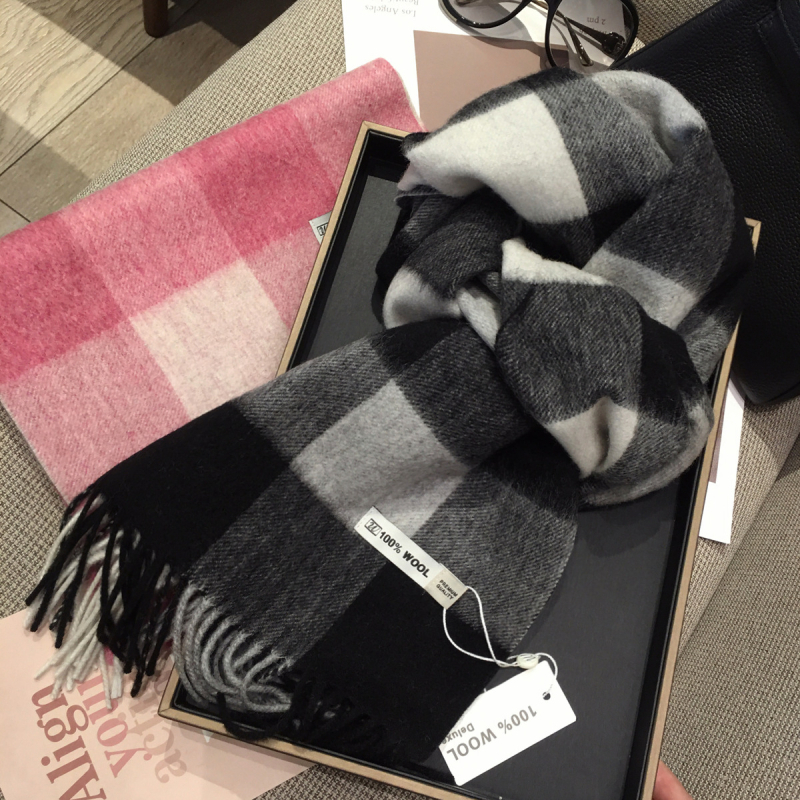 Šalle - (100% vilna; Warp adījums; silta; ziema; stils: elegantais, minimālists)