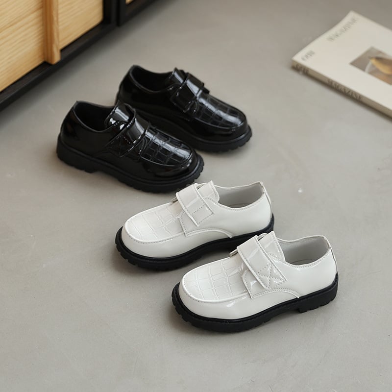 Bērnu mākslīgās ādas kurpes britu stilā ar Velcro stiprinājumu, gumijas zole, PU iekšējā zole, lakots pārklājums, vecuma diapazonā 1–12 gadi