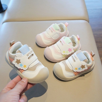 Αθλητικά παπούτσια για παιδιά, αναπνεύσιμη επάνω επιφάνεια από δίχτυ, χαμηλό ύψος, αντιολισθητική σόλα, προστασία από κλωτσιές, 12–36 μηνών