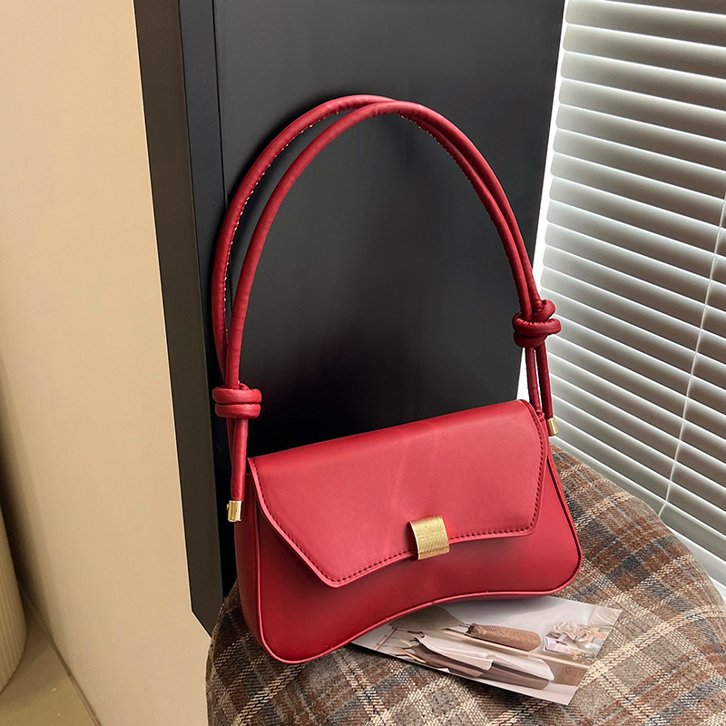 Pilsētas minimālisma stilā pleca soma, PU āda, horizontāla kvadrāta forma, aizvērums ar slēdzi, iekšējā kabata ar rāvējslēdzēju, apdare no sintētiskās ādas, viena plecu siksna, ikdienas lietošanai