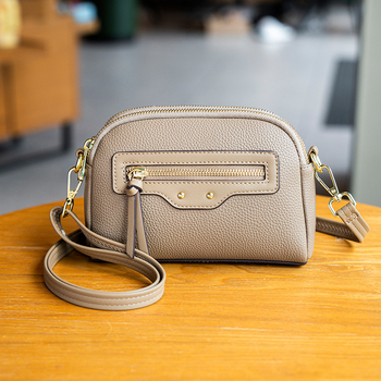 GELANDAI Crossbody soma, PU, horizontāla kvadrāta forma, rāvējslēdzēja aizdare, klēpjdatora nodalījums, iekšējās kabatas, poliesteres oderes