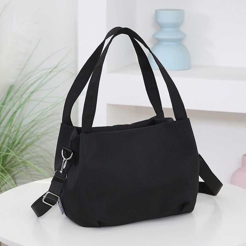 Nylon keresztbody táska – könnyű, nagy kapacitású, modern minimalista stílus