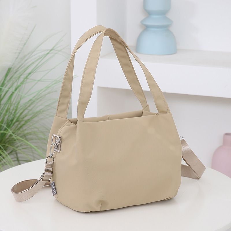 Nylon keresztbody táska – könnyű, nagy kapacitású, modern minimalista stílus