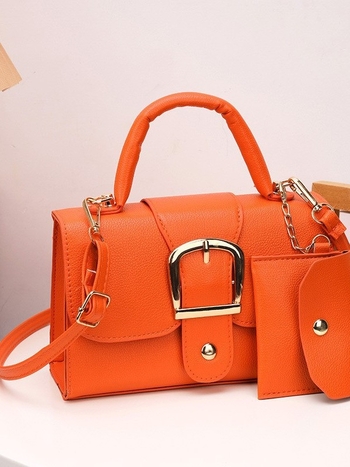 PU anyagú négyzet alakú kézitáska egy vállpánttal — street trend, mother bag stílus, kapucszerű zárás, 2025 tavasz