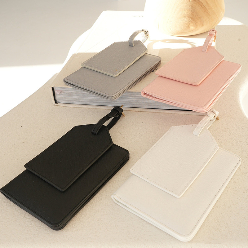 Σετ θήκης διαβατηρίου και ετικέτας αποσκευών (2 τεμάχια) – Υλικό PU, γεωμετρικό σχέδιο, μάρκα Hoshino, για ταξίδια, Άνοιξη 2024