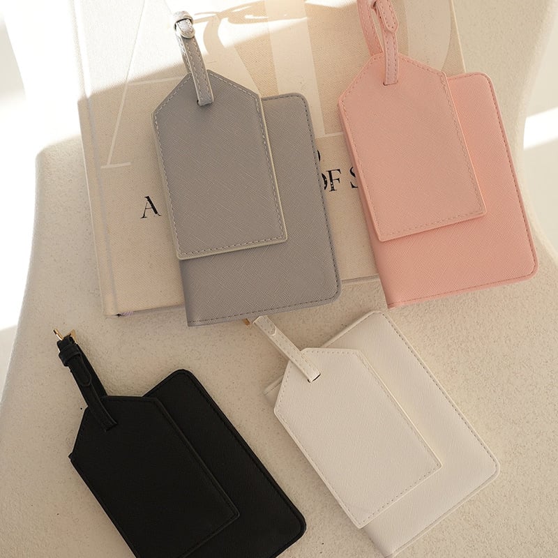 Σετ θήκης διαβατηρίου και ετικέτας αποσκευών (2 τεμάχια) – Υλικό PU, γεωμετρικό σχέδιο, μάρκα Hoshino, για ταξίδια, Άνοιξη 2024