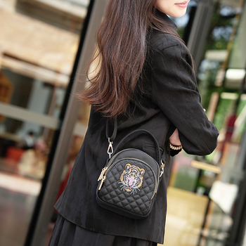 Golandai női táska hímzett rhinestone díszítéssel – könnyű luxus, ovális alakú poliészter táska cipzárral, belső zseb ( cipzáros ) és zseb a telefon számára, egy vállpánt