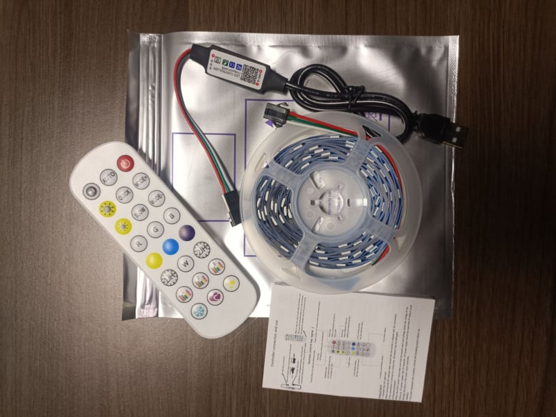 RGB LED лента 5V, 30 светодиода/м, 5050, дистанционно + приложение за управление, регулиране на яркостта