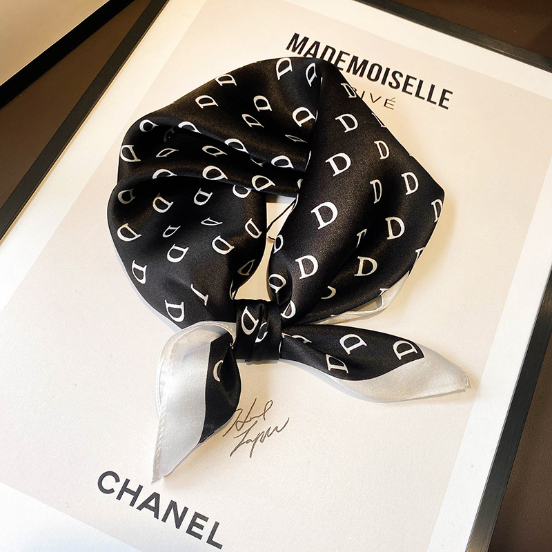 Valley of Beauty šilko šalikas, mažas kvadratas, paprasta audinys, spauda, ruduo