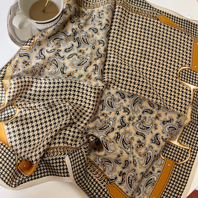 Șal pătrat din mătase Mulberry, model carouri houndstooth, 100% mătase, pentru toate sezoanele