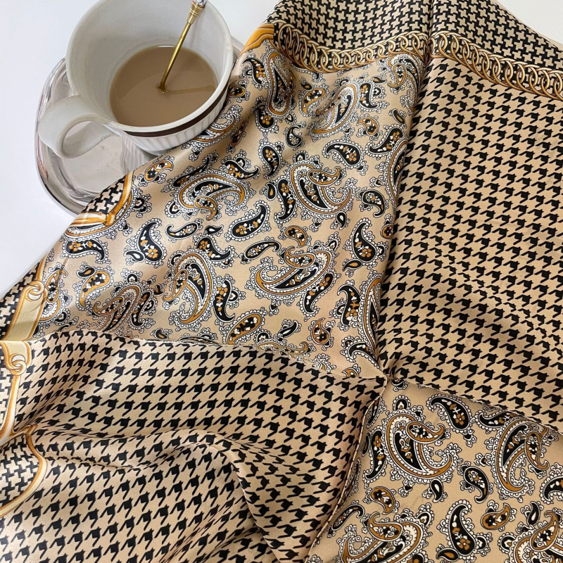 Șal pătrat din mătase Mulberry, model carouri houndstooth, 100% mătase, pentru toate sezoanele