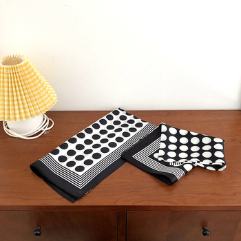 Šilko šalis – Mulberry šilkas, taškuotas modelis, lygi audinys, spauda, kvadrato forma