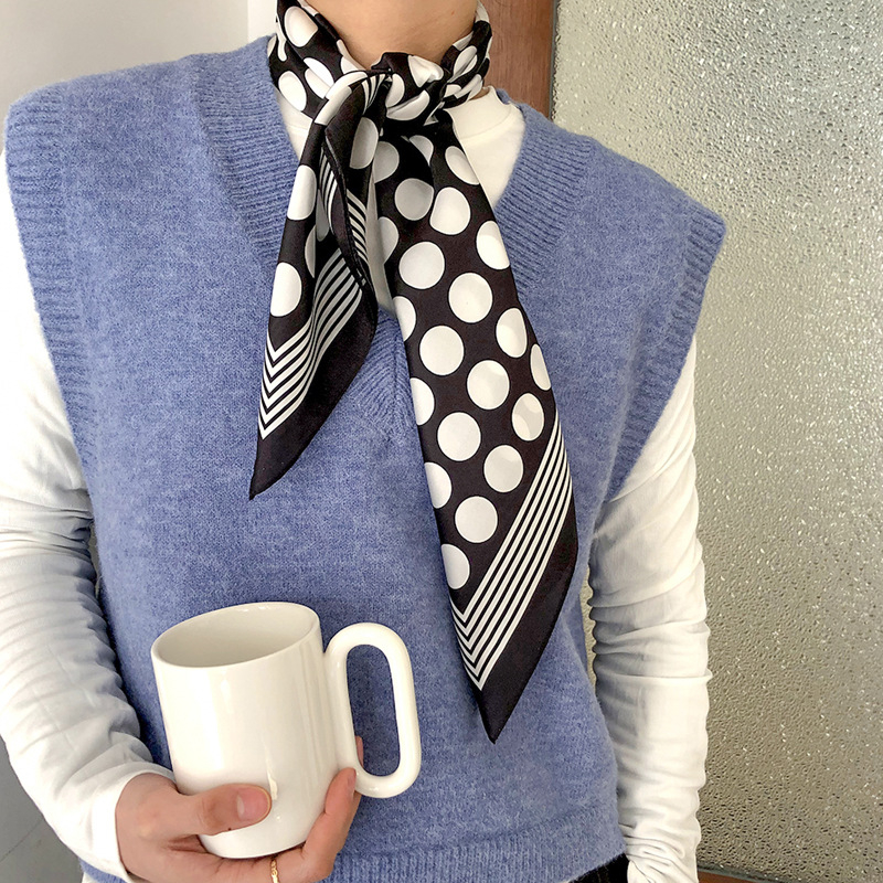 Šilko šalis – Mulberry šilkas, taškuotas modelis, lygi audinys, spauda, kvadrato forma