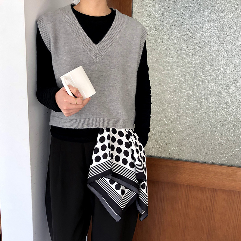 Šilko šalis – Mulberry šilkas, taškuotas modelis, lygi audinys, spauda, kvadrato forma