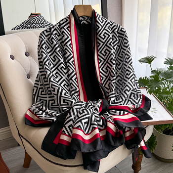 Vidutinio ilgio dirbtinio šilko šalikėlis, elegantiškas, universalus, aukštos kokybės, su tie-dye apdaila