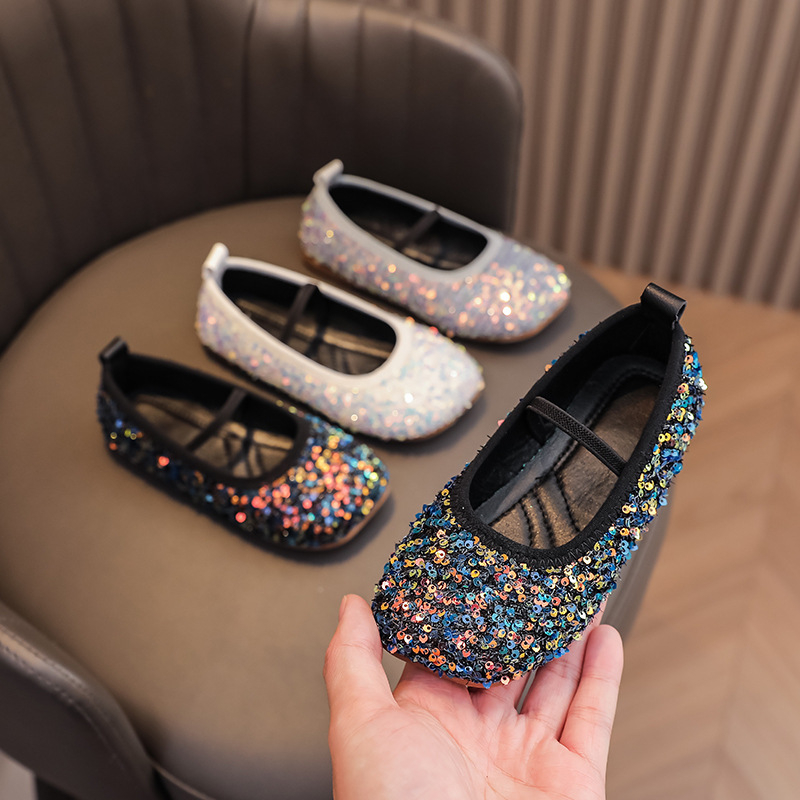 Pantofi fete, stil prințesă — partea superioară din catifea, talpă moale, închidere cu bandă elastică, model cu buline, tălpi PU