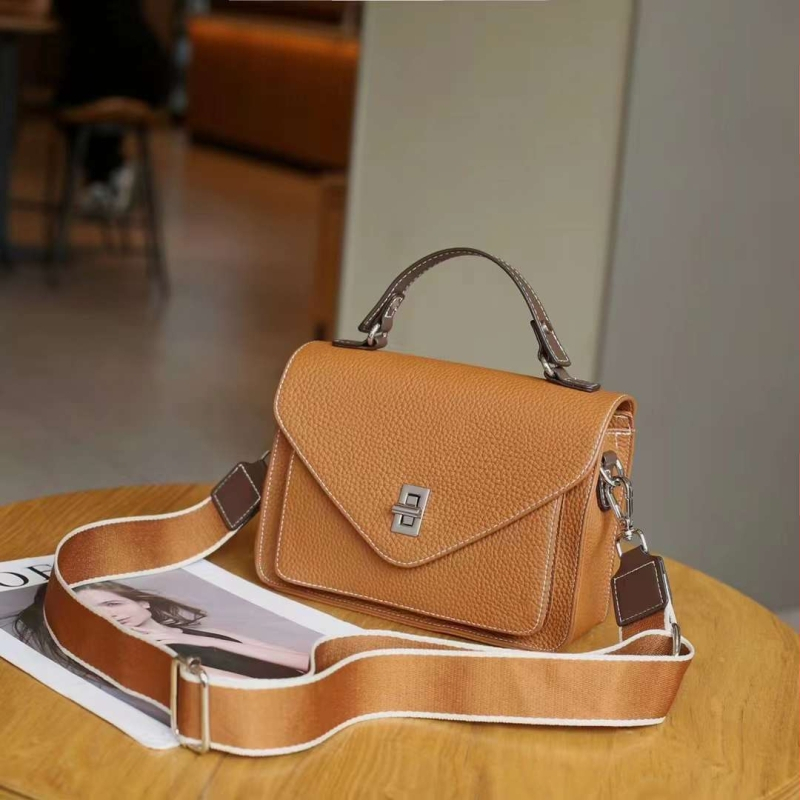 Valódi bőr messenger táska, utcai stílus, envelope táska, záródás fedéllel, horizontálisan négyszögletes alak