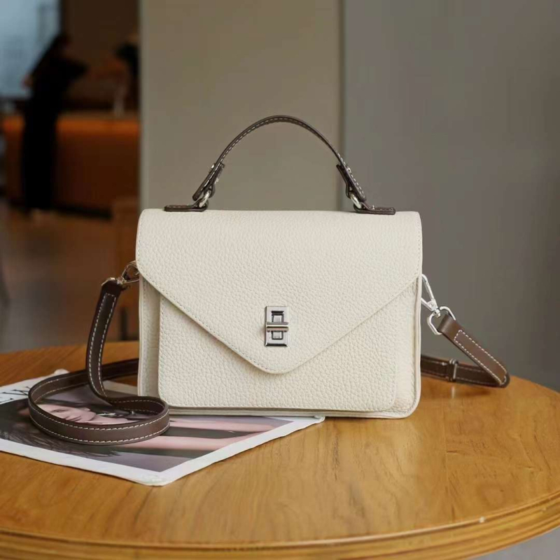 Valódi bőr messenger táska, utcai stílus, envelope táska, záródás fedéllel, horizontálisan négyszögletes alak