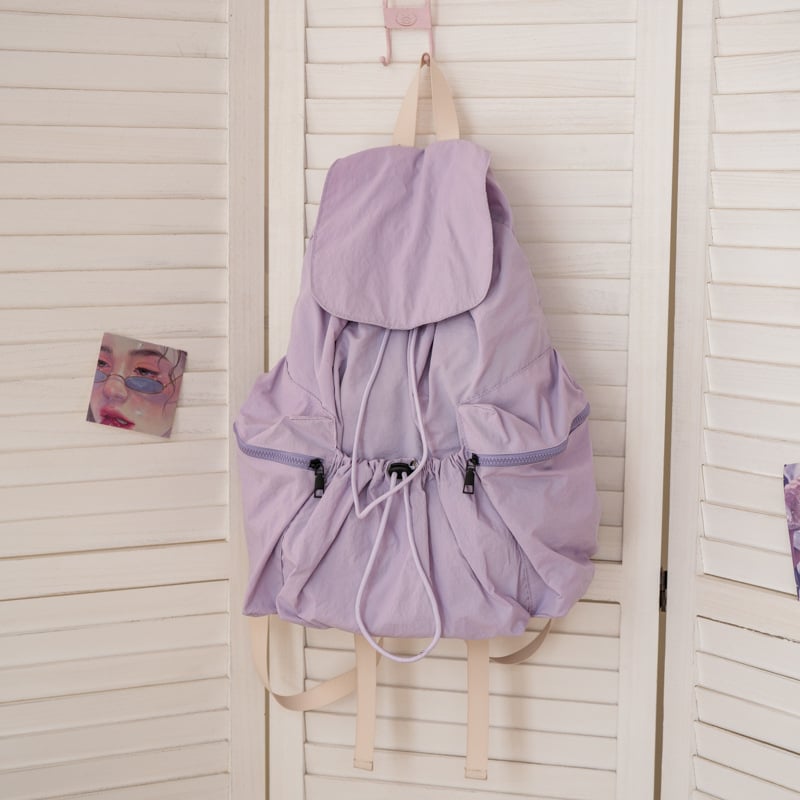 Νάιλον γυναικείο σακίδιο με επάνω φάκελο, θήκη για το τηλέφωνο, εσωτερικό στρώμα και μαλακή κατασκευή — Άνοιξη 2024