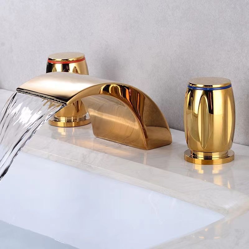 Trys skylės praustuvo čiaupas su krioklio srautu, karštas ir šaltas, varinis korpusas, keraminis vožtuvas