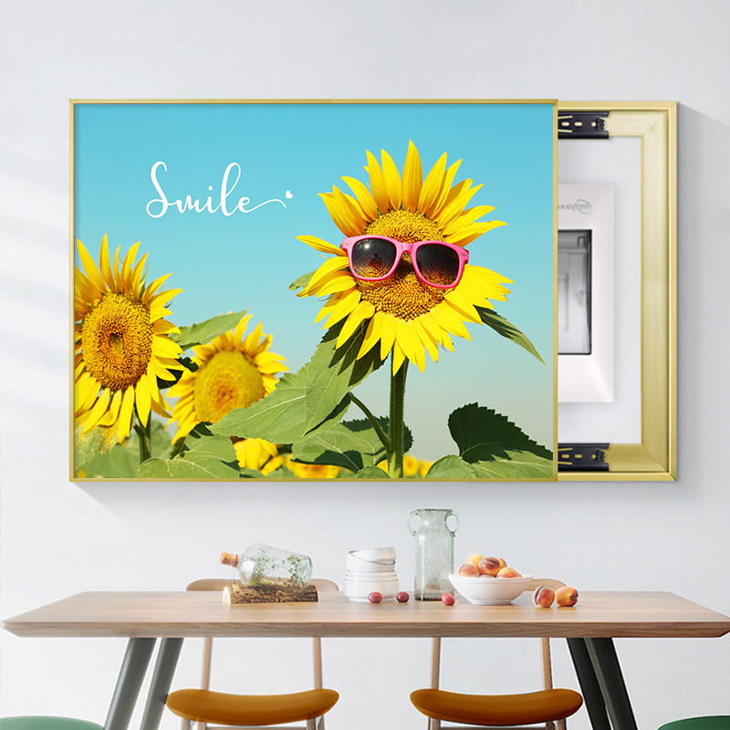 Διακοσμητική εικόνα με ηλιοτρόπια για ηλεκτρικό μετρητή — μοντέρνος μινιμαλιστικός τοίχος με μεταλλικό πλαίσιο